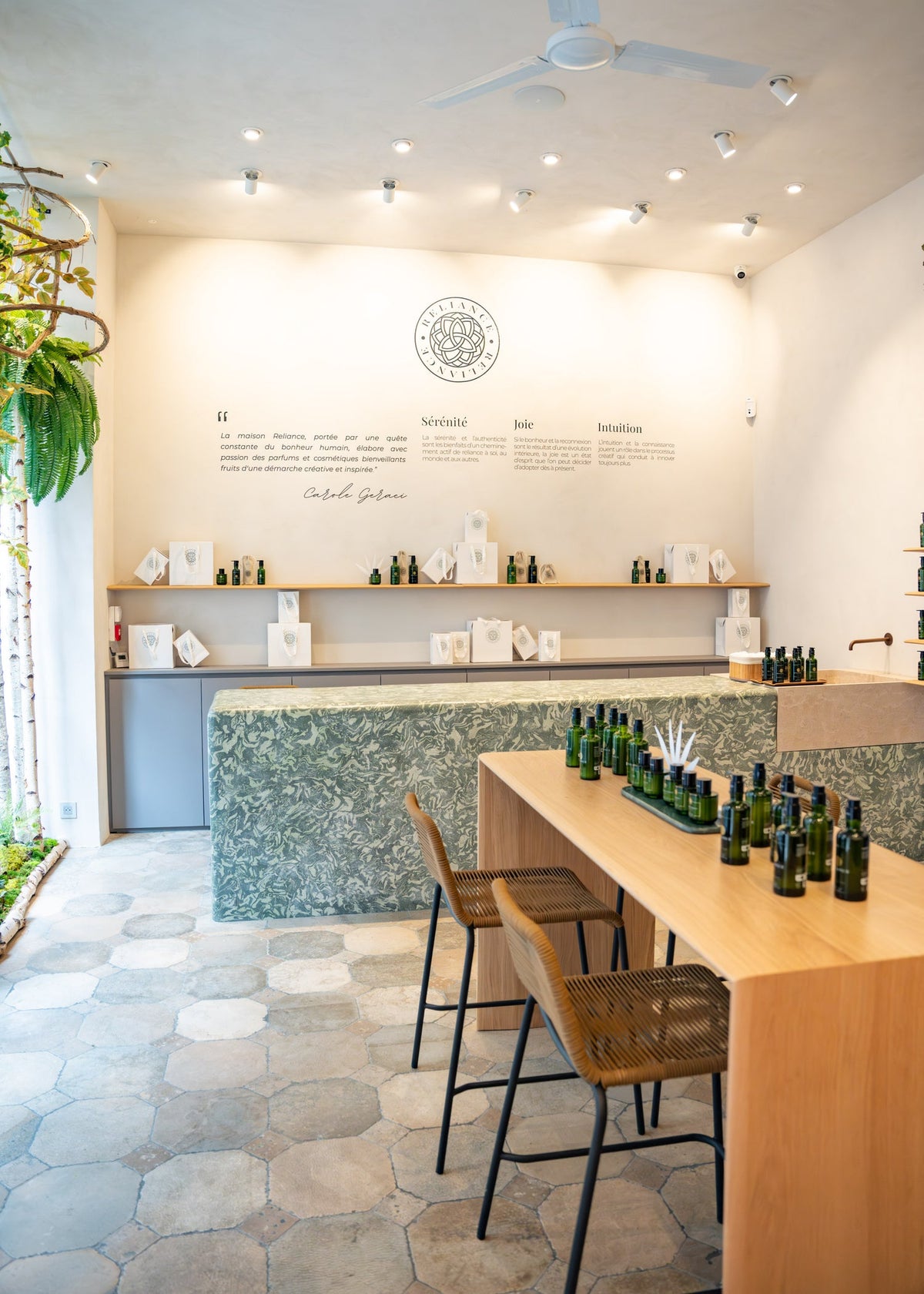 Intérieur de la boutique Reliance